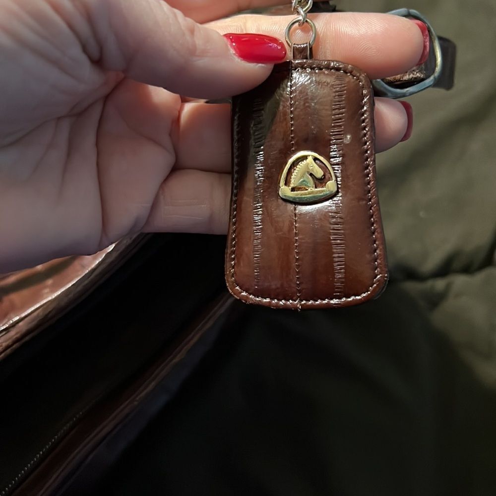 Vintage Leather Victory Shoulder Bag - Picture 6 of 8